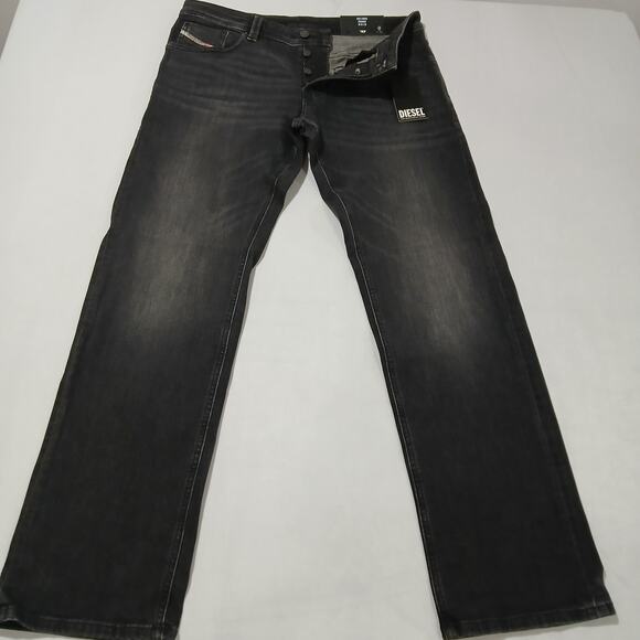 DIESEL Jeans Mens 34x32 Larkee Straight Leg Black NWT RB063 Button Fly